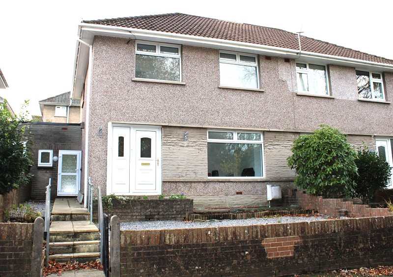 Heol Treharne, Bridgend
